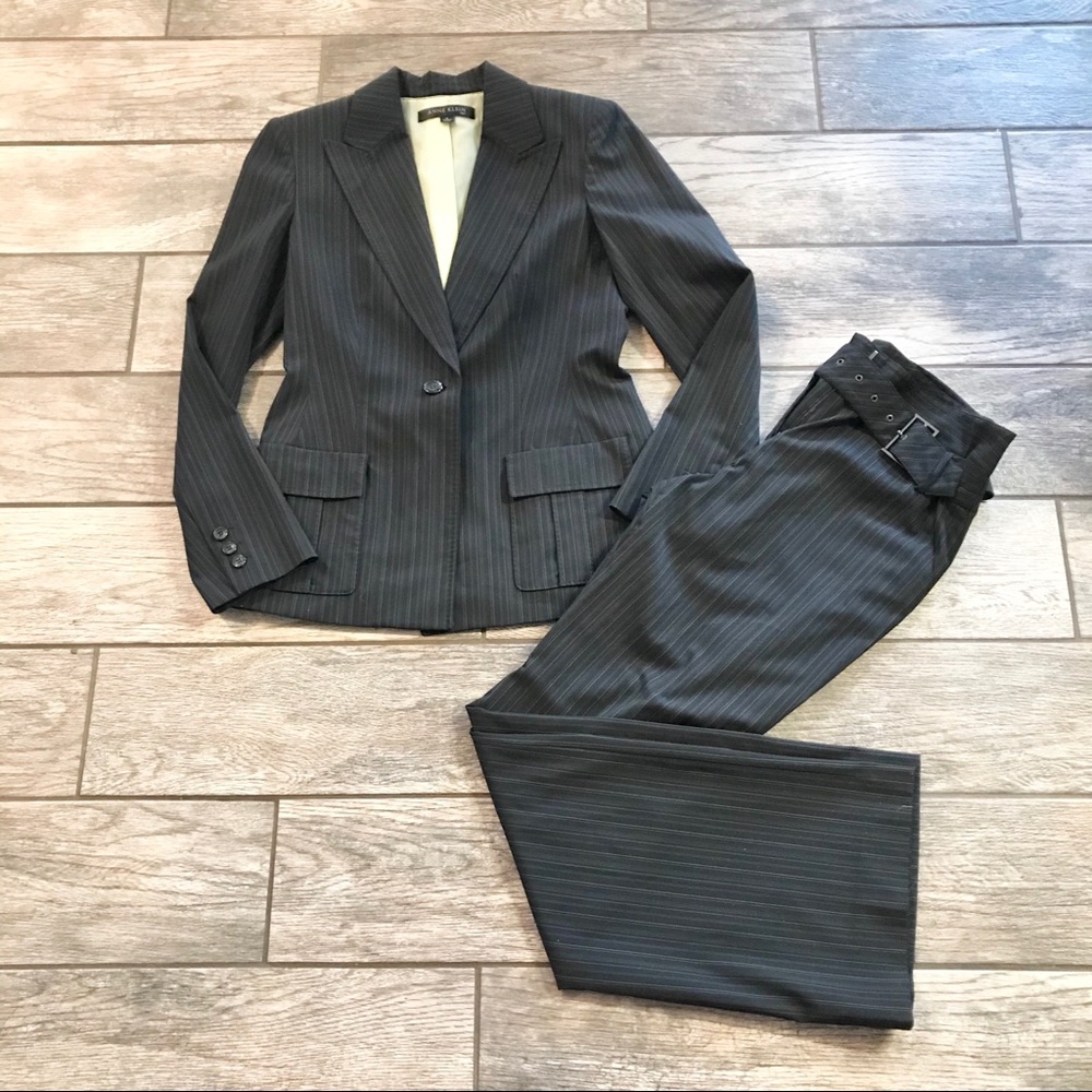 Anne Klein single button suit